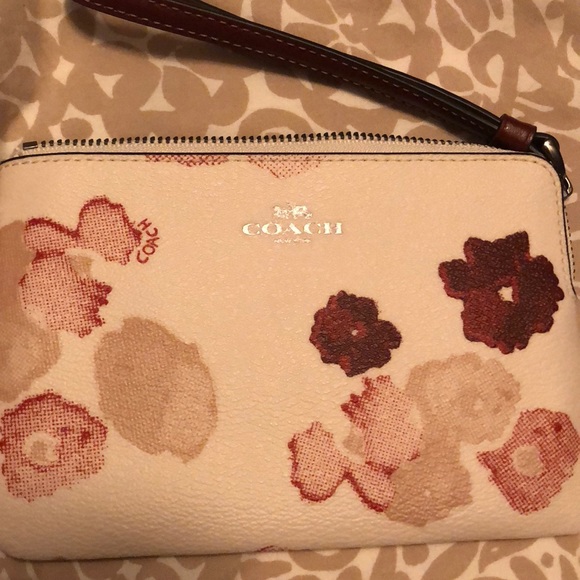 NWT coach wristlet - Picture 1 of 4